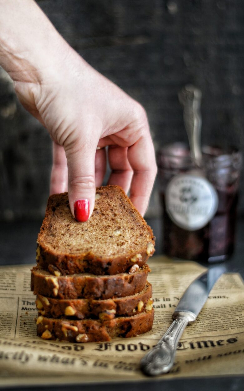 chec vegan cu nuci și curmale
