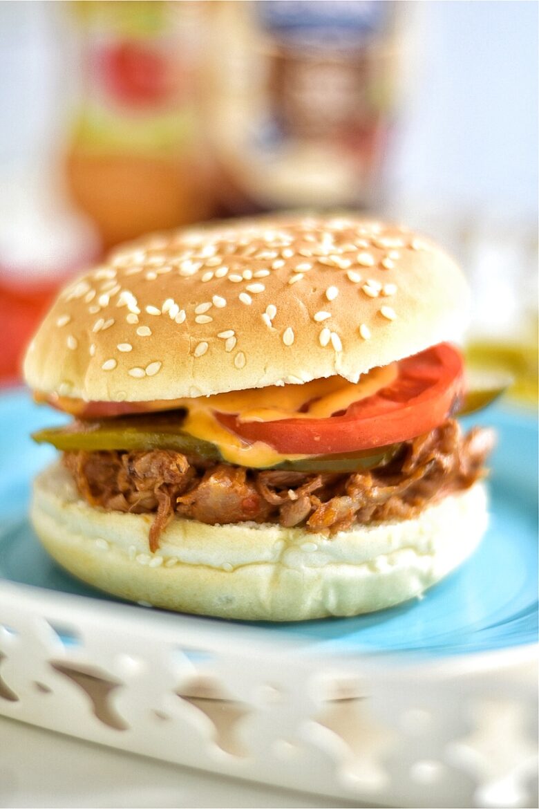 Burger cu pulled pork