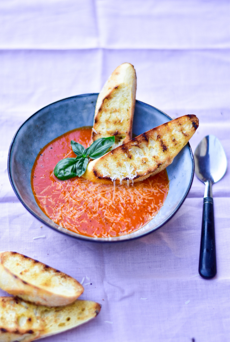 Supă cremă de roșii coapte