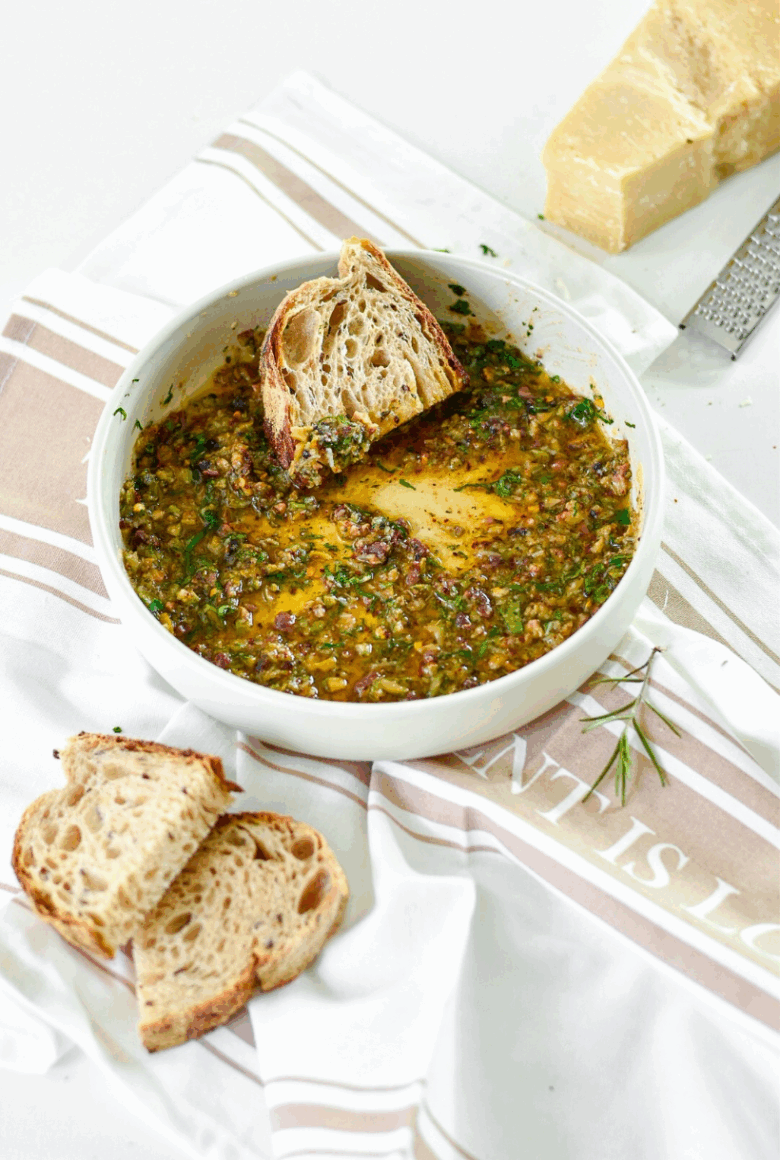 Dip mediteranean