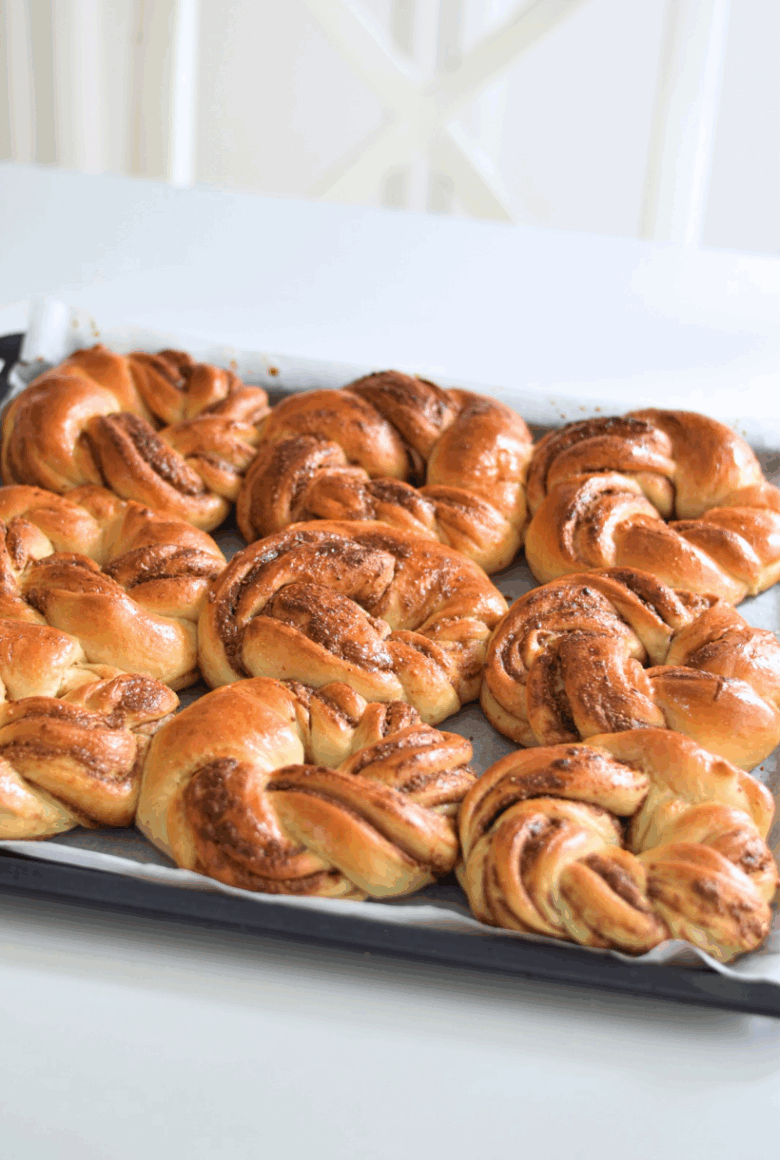 Mini babka cu cremă de alune